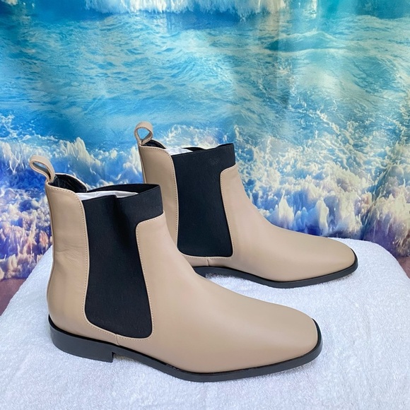 The Italian Leather Square Toe Chelsea Boot Size: 10.5 Cream - Picture 2 of 12